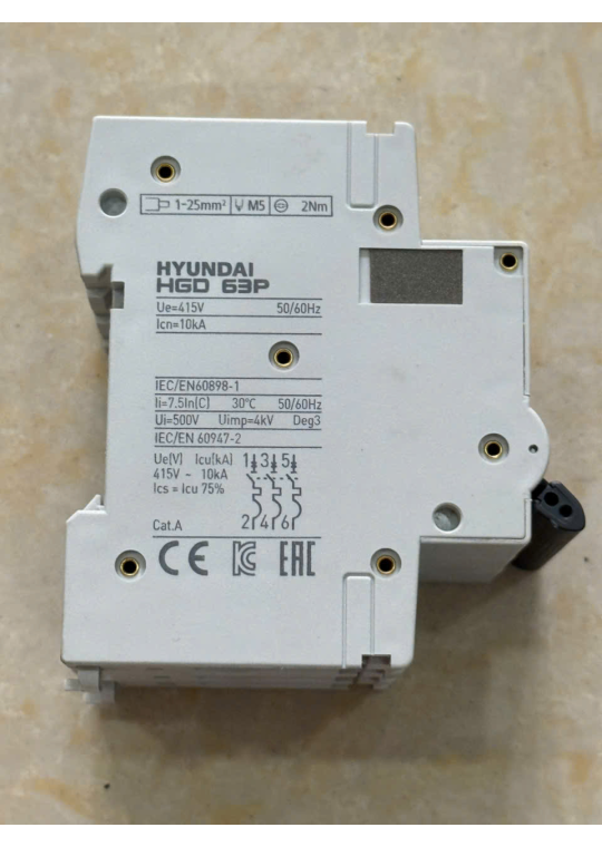 MCB HYUNDAI 3P 32A 10kA ( HGD63P )