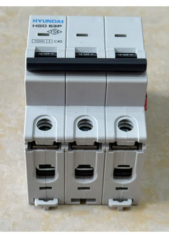MCB HYUNDAI 3P 40A 10kA ( HGD63P )