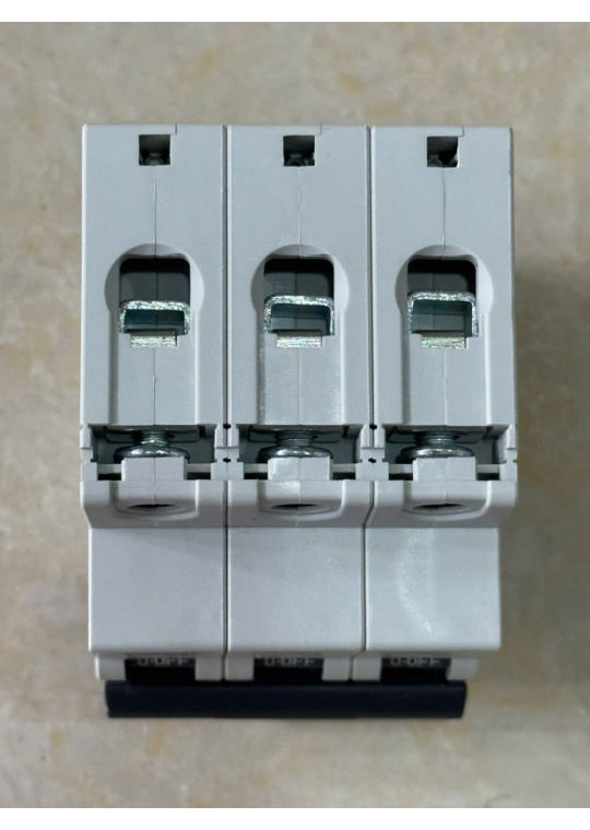 MCB HYUNDAI 3P 40A 10kA ( HGD63P )