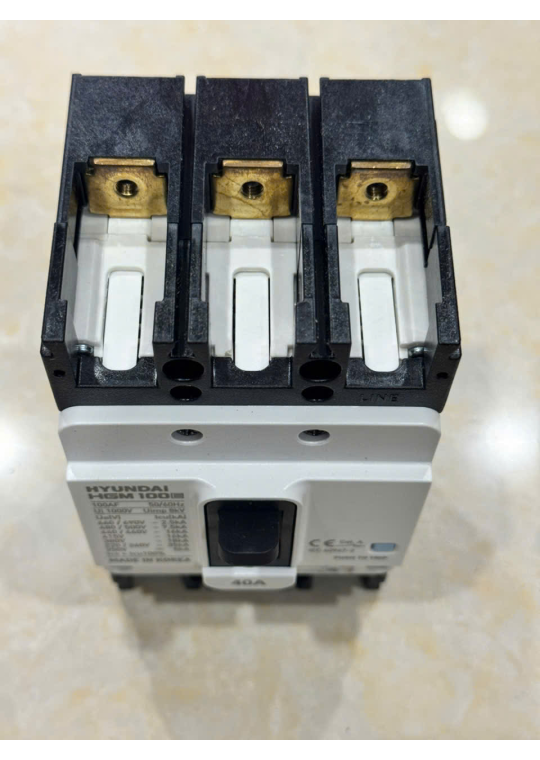 MCCB HYUNDAI 3P 40A 16kA ( HGM100E-F )