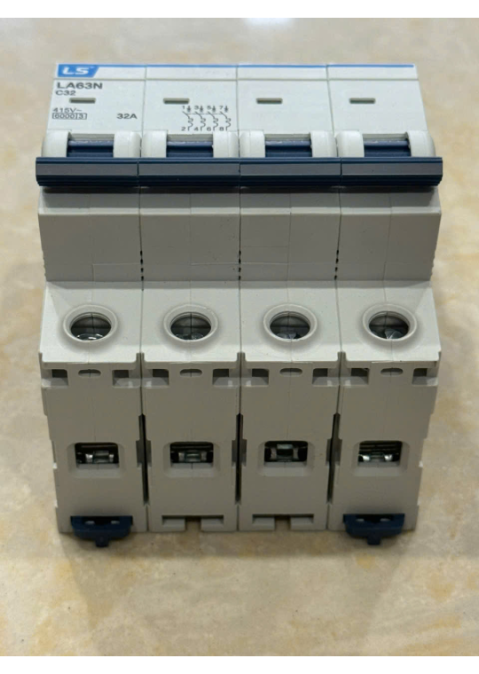 MCB LS 4P 32A 6kA ( LA63N )