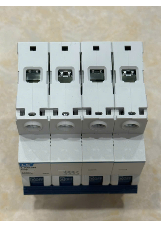 MCB LS 4P 32A 6kA ( LA63N )