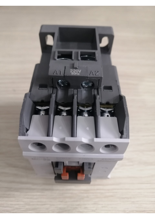 CONTACTOR LS 3P 9A ( MC-9a )