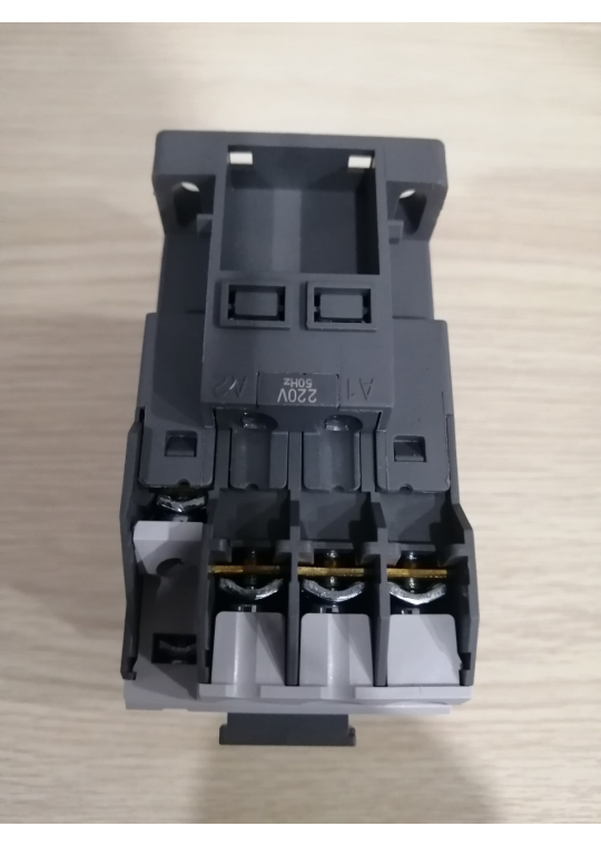 CONTACTOR LS 3P 9A ( MC-9b )