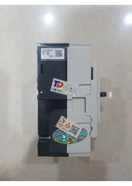 MCCB MITSUBISHI 3P 40A 30kA ( NF125-SV )