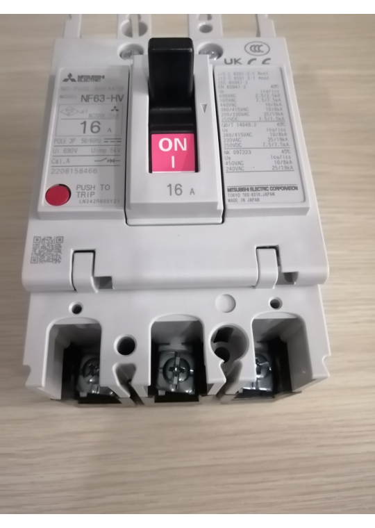 MCCB MITSUBISHI 3P 16A 10kA ( NF63-HV )