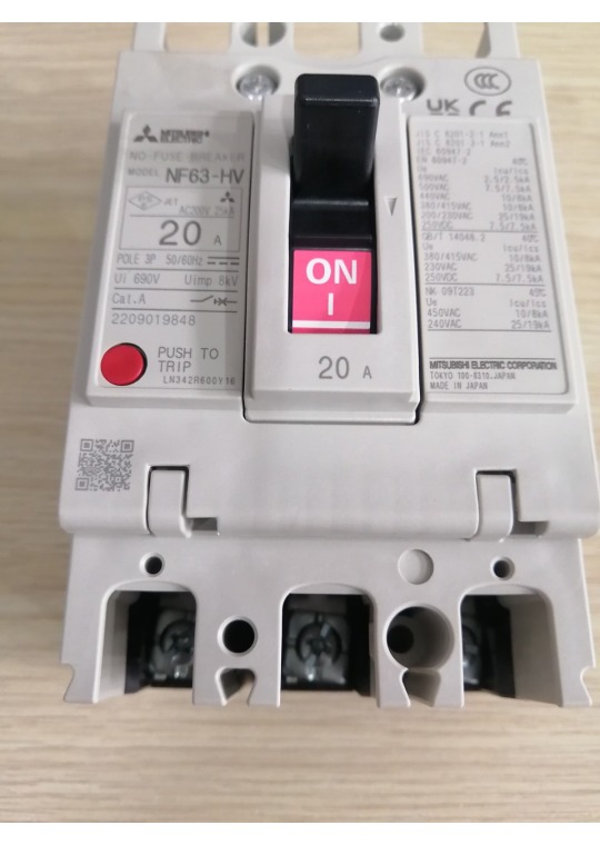 MCCB MITSUBISHI 3P 20A 10kA ( NF63-HV )