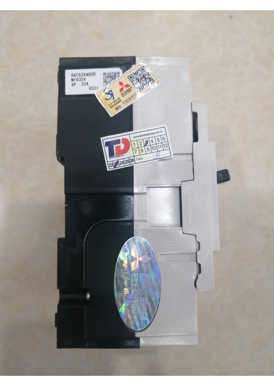 MCCB MITSUBISHI 4P 20A 7.5kA ( NF63-SV )