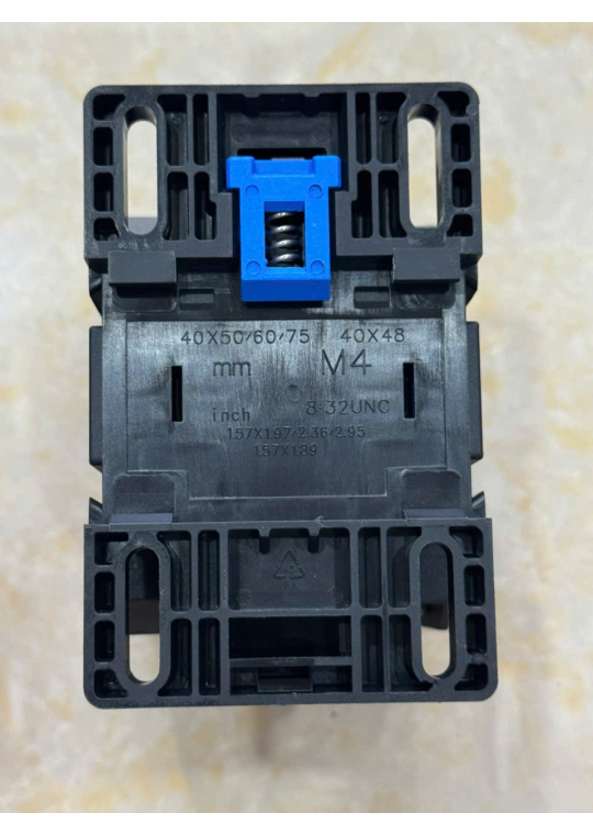 Contactor CHINT 3P 38A ( NXC-38 )