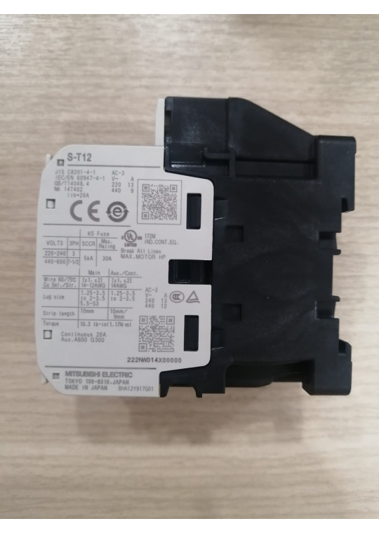 CONTACTOR MITSUBISHI 3P 12A ( S-T12 )