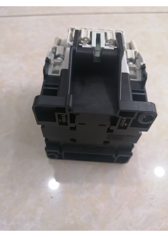 CONTACTOR MITSUBISHI 3P 30A ( S-T25 )