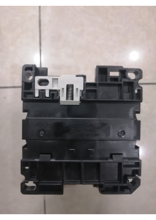 CONTACTOR MITSUBISHI 3P 50A ( S-T50 )