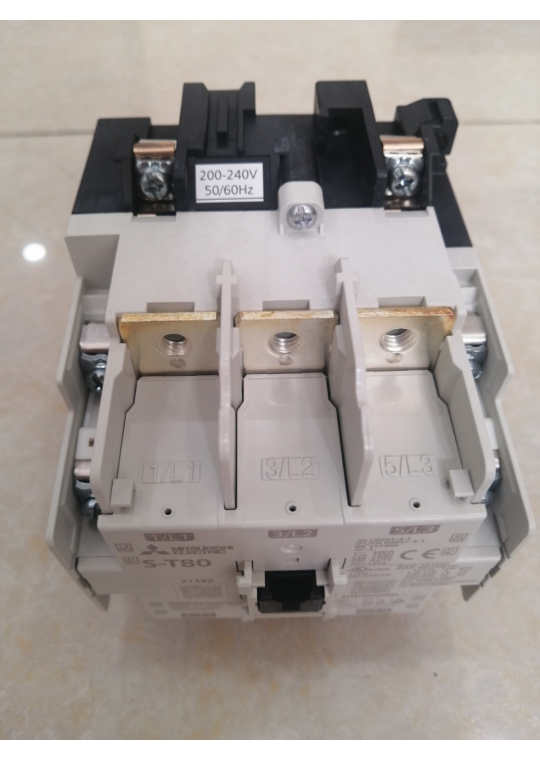 CONTACTOR MITSUBISHI 3P 85A ( S-T80 )