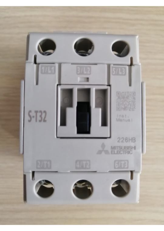 CONTACTOR MITSUBISHI 3P 32A ( S-T32 )