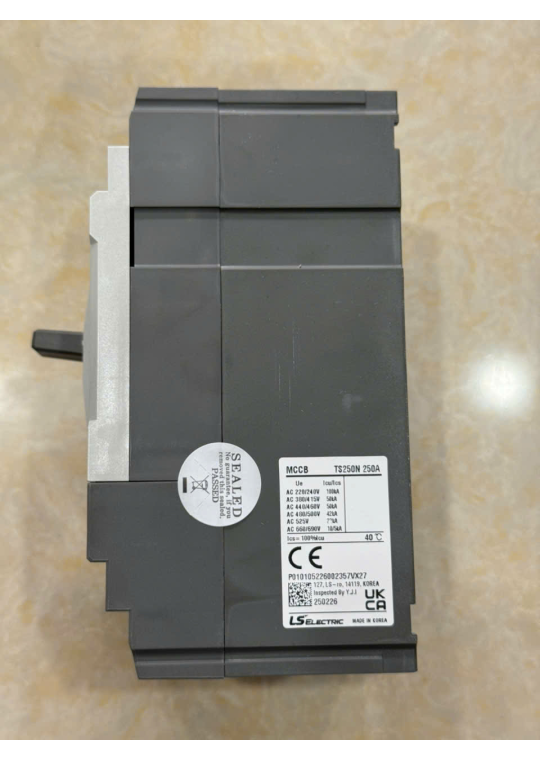 MCCB LS 3P 250A 50kA chỉnh dòng nhiệt 0.8->1.0 x In và dòng ngắn mạch 5->1.0 x In ( TS250N ATU250 )