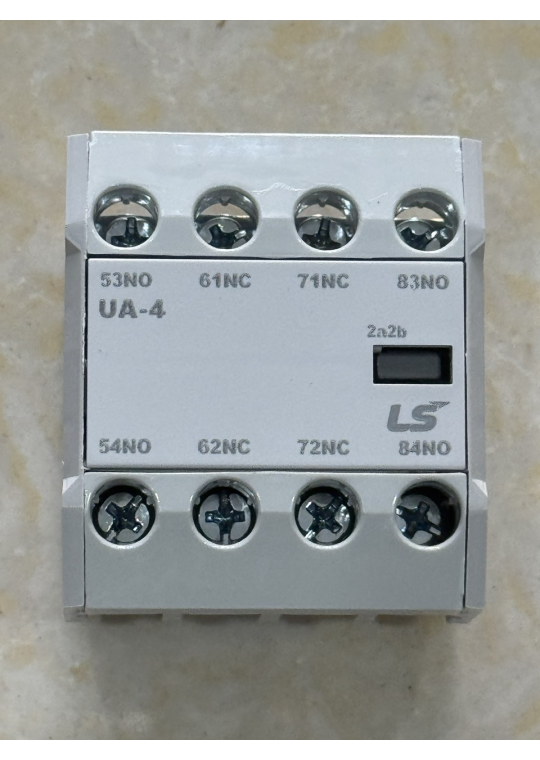 Tiếp điểm phụ lắp bên trên 2NO+2NC dùng cho Contactor LS MC 6a~150a ( UA-4 )