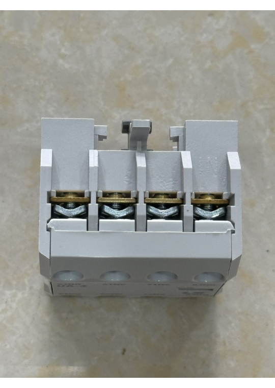 Tiếp điểm phụ lắp bên trên 2NO+2NC dùng cho Contactor LS MC 6a~150a ( UA-4 )
