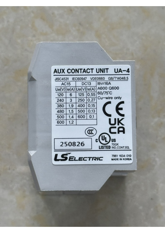 Tiếp điểm phụ lắp bên trên 2NO+2NC dùng cho Contactor LS MC 6a~150a ( UA-4 )