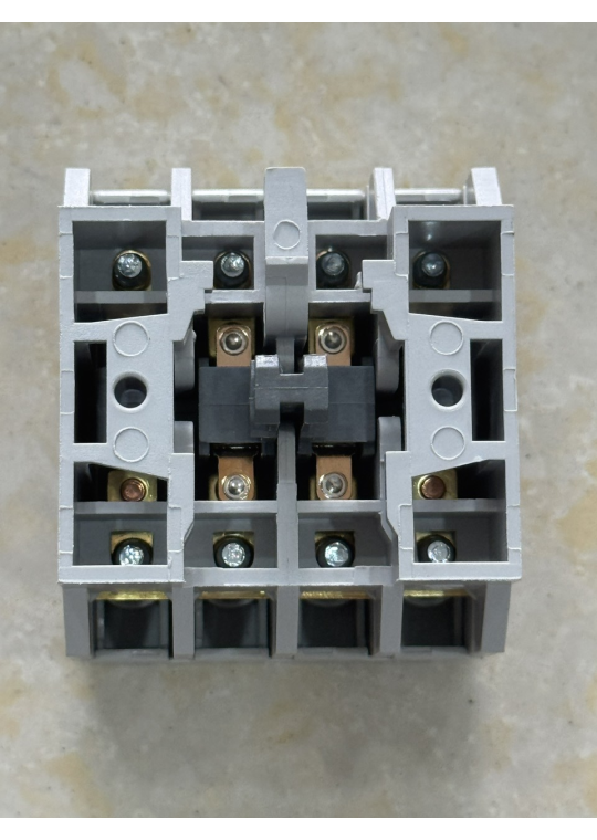 Tiếp điểm phụ lắp bên trên 2NO+2NC dùng cho Contactor LS MC 6a~150a ( UA-4 )