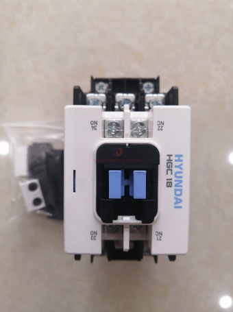 CONTACTOR HYUNDAI 3P 18A ( HGC18 )