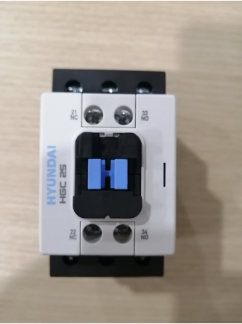 CONTACTOR HYUNDAI 3P 25A ( HGC25 )