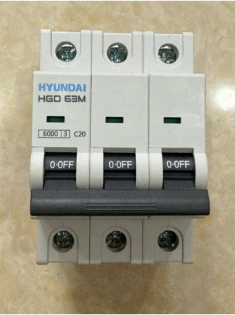 MCB HYUNDAI 3P 20A 6kA ( HGD63M )