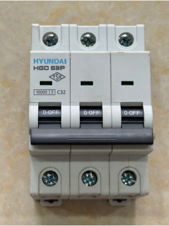 MCB HYUNDAI 3P 32A 10kA ( HGD63P )