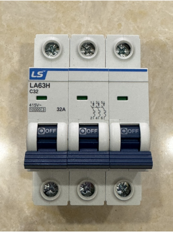 MCB LS 3P 32A 10kA ( LA63H )